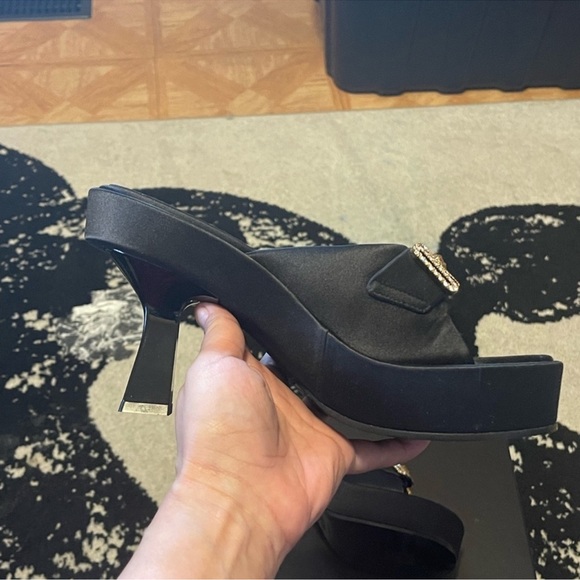 Versace Medusa Biggie Crystal Mules. Brand New wTags and Authentication cards. - Picture 6 of 8